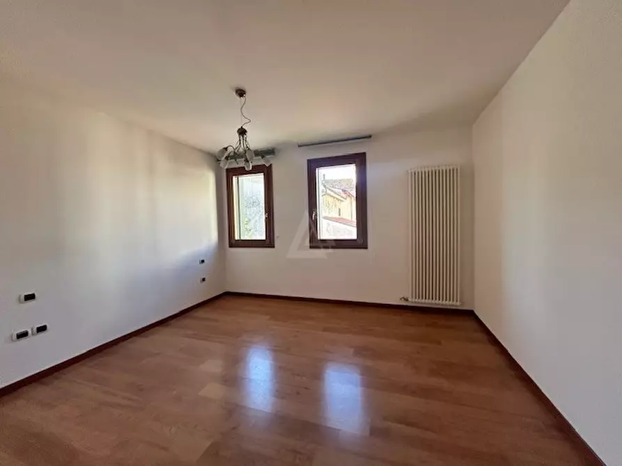 Immagine 10 di Appartamento in vendita  in Borgo Pieve a Castelfranco Veneto