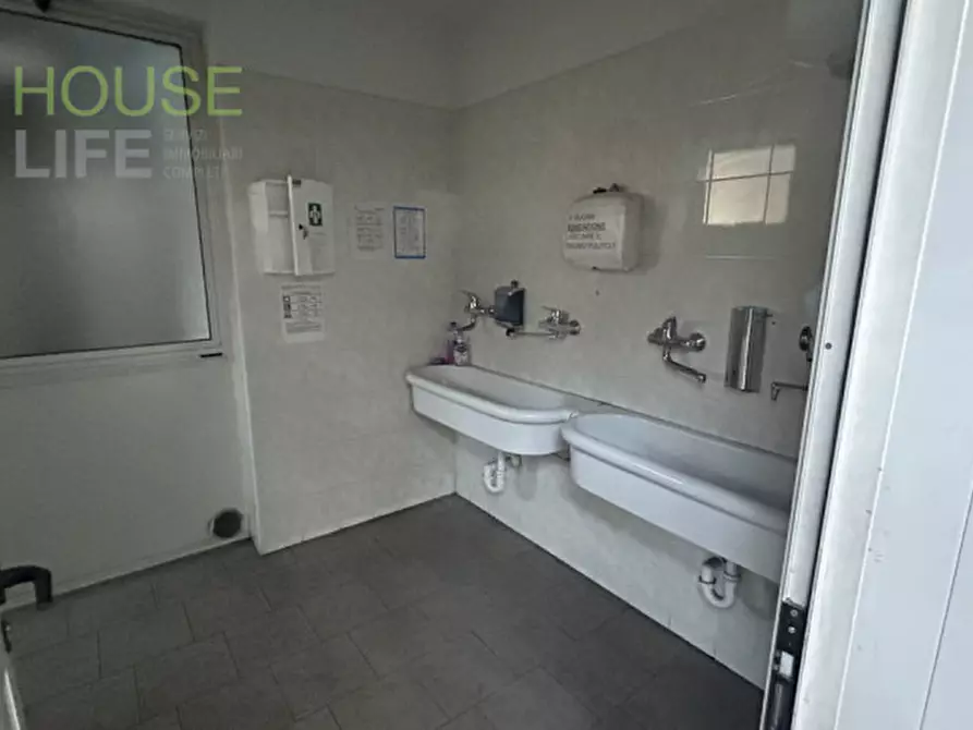 Immagine 13 di Capannone industriale in affitto  in Via lago di trasimeno a Schio