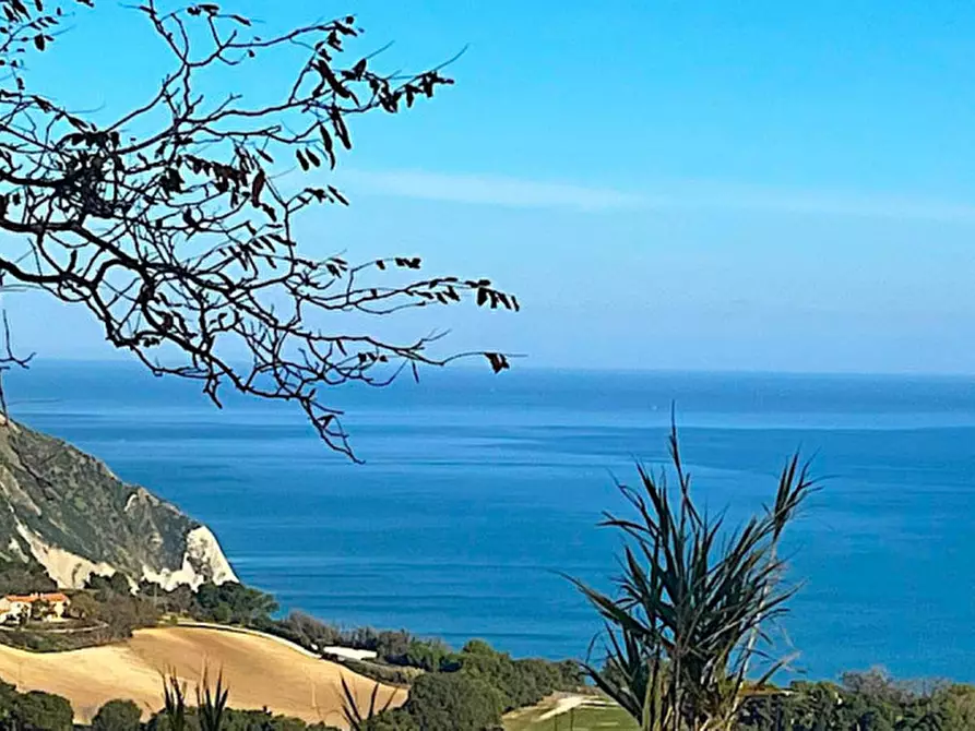 Immagine 1 di Appartamento in vendita  in Strada Frazione Poggio a Ancona