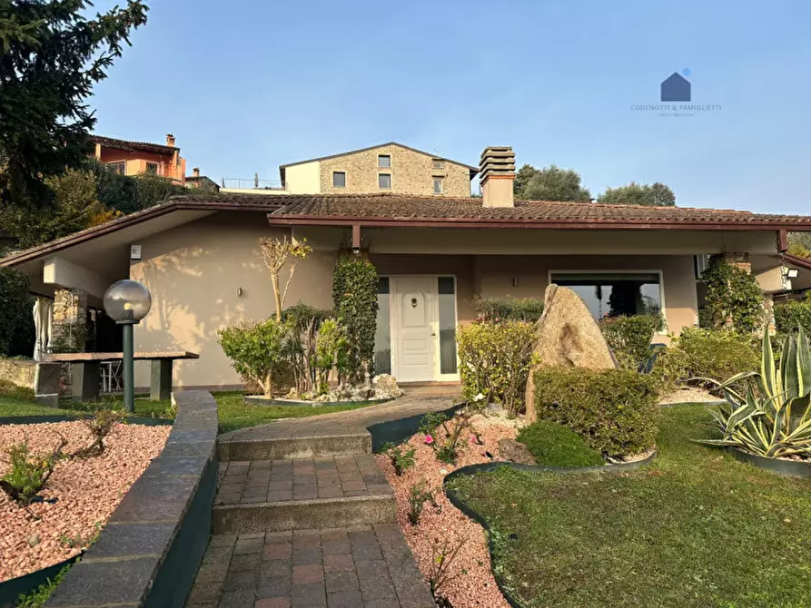 Immagine 2 di Villa in vendita  in via jacopo roveglio a Soiano Del Lago