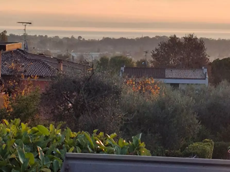 Immagine 4 di Villa in vendita  in via jacopo roveglio a Soiano Del Lago
