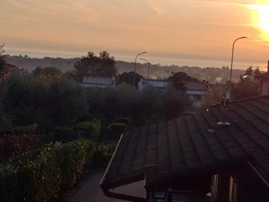 Immagine 4 di Villa in vendita  in via jacopo roveglio a Soiano Del Lago