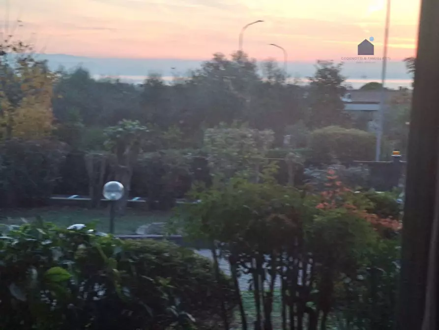 Immagine 10 di Villa in vendita  in via jacopo roveglio a Soiano Del Lago