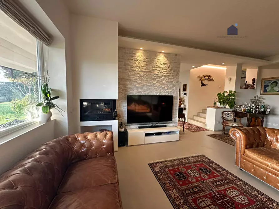 Immagine 26 di Villa in vendita  in via jacopo roveglio a Soiano Del Lago