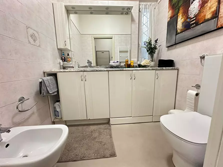 Immagine 41 di Villa in vendita  in via jacopo roveglio a Soiano Del Lago