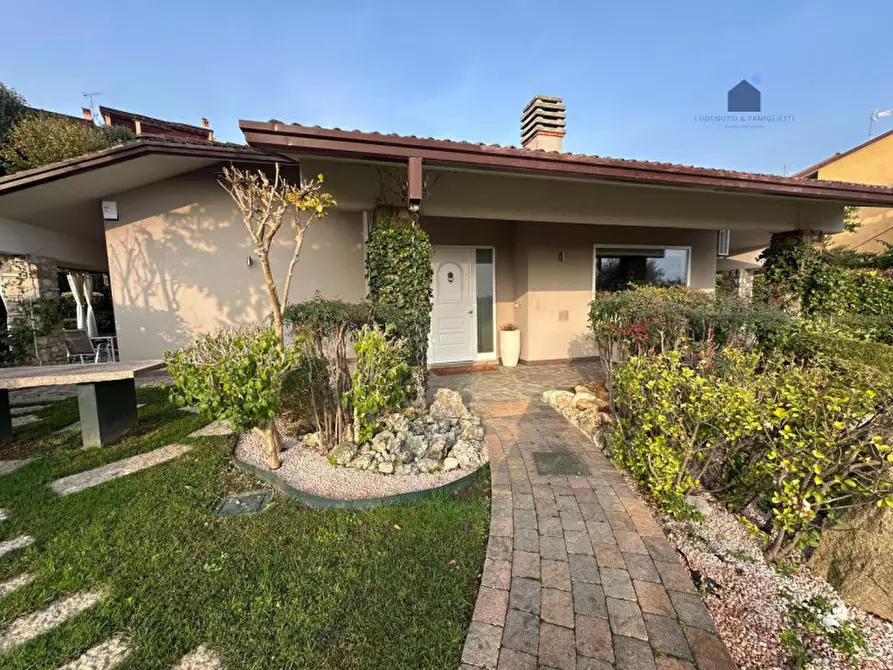 Immagine 48 di Villa in vendita  in via jacopo roveglio a Soiano Del Lago