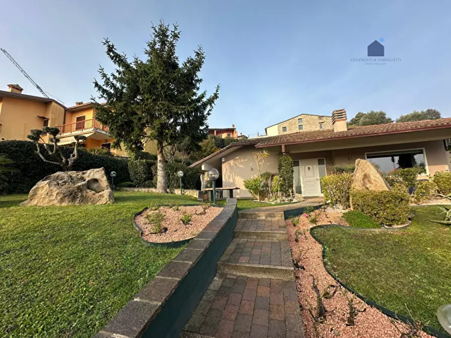Immagine 66 di Villa in vendita  in via jacopo roveglio a Soiano Del Lago