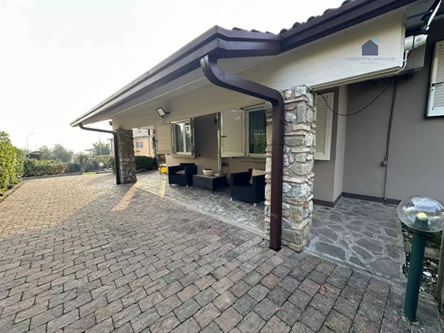 Immagine 68 di Villa in vendita  in via jacopo roveglio a Soiano Del Lago