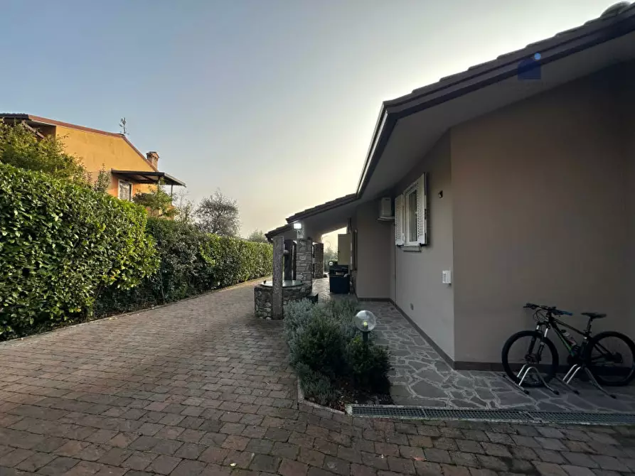 Immagine 78 di Villa in vendita  in via jacopo roveglio a Soiano Del Lago