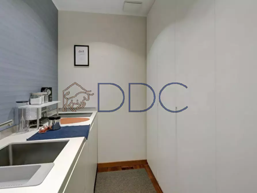 Immagine 30 di Appartamento in vendita  in Via Giuseppe Luigi Lagrange 24 a Torino