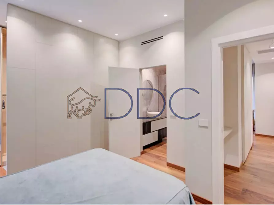 Immagine 31 di Appartamento in vendita  in Via Giuseppe Luigi Lagrange 24 a Torino