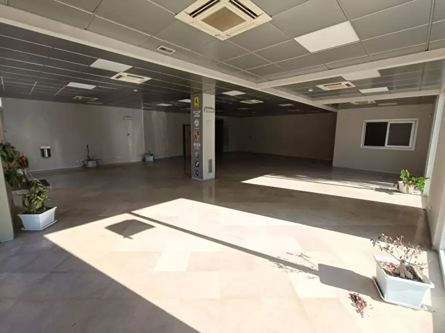 Immagine 4 di Negozio in affitto  in VIA BARLETTA, 135 a Andria