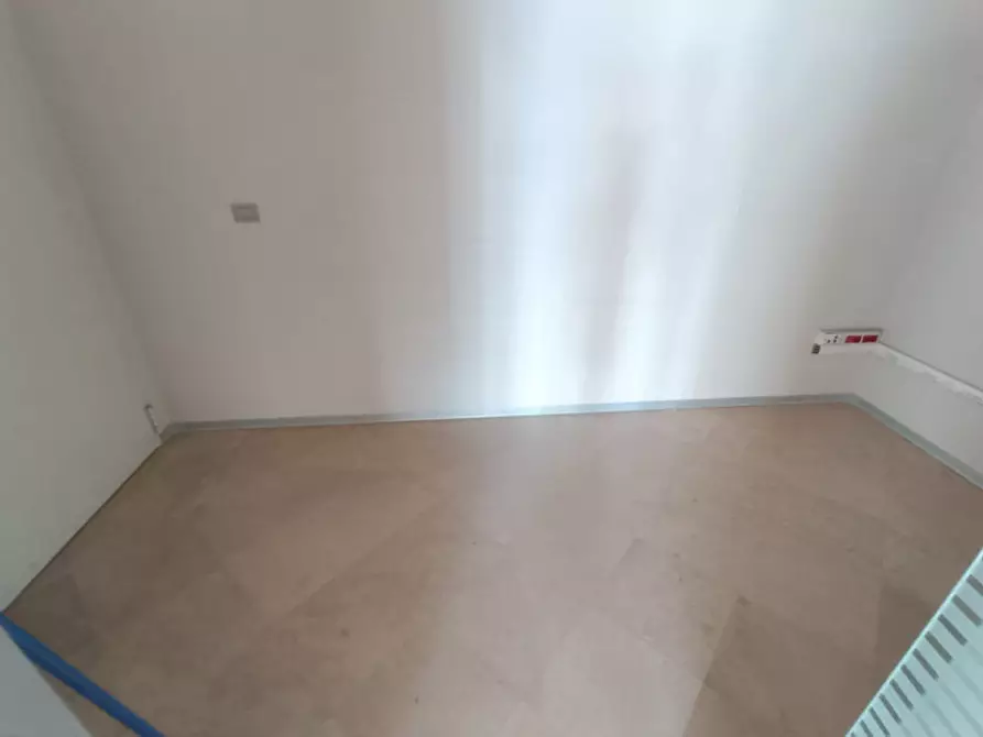 Immagine 8 di Negozio in affitto  in VIA BARLETTA, 135 a Andria