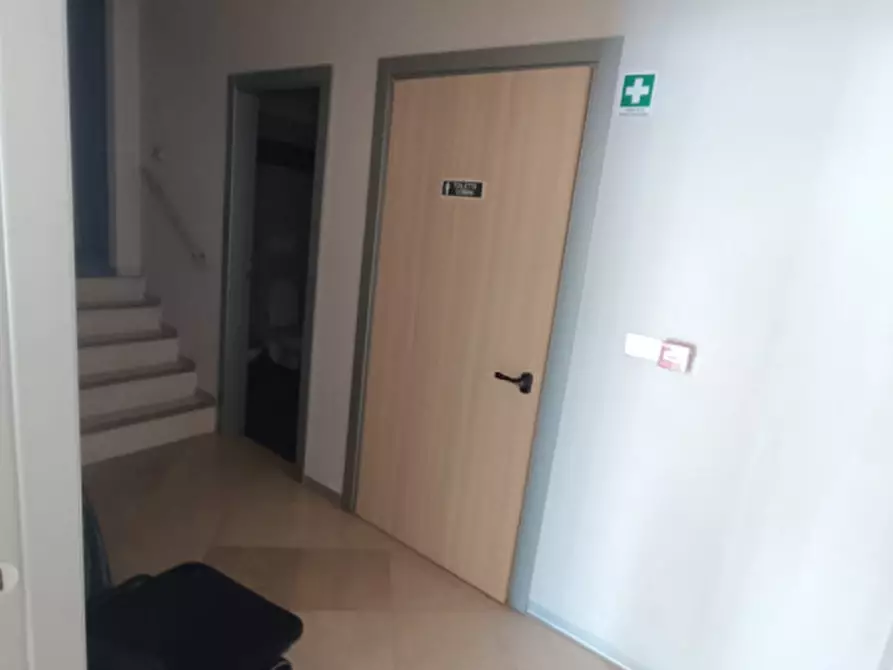 Immagine 9 di Negozio in affitto  in VIA BARLETTA, 135 a Andria