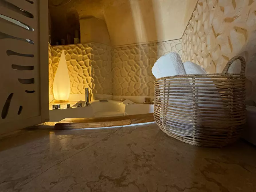 Immagine 18 di Bed & Breakfast in vendita  a Matera