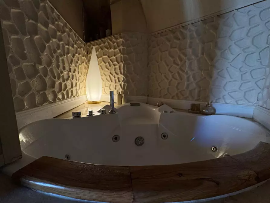 Immagine 21 di Bed & Breakfast in vendita  a Matera