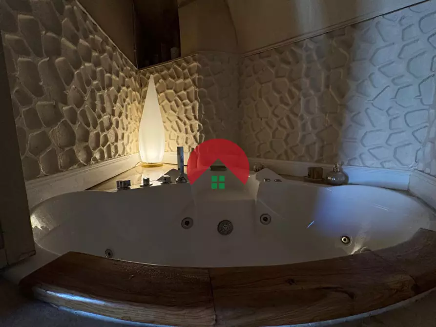 Immagine 21 di Bed & Breakfast in vendita  in via san vito a Matera