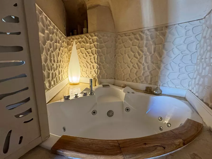 Immagine 23 di Bed & Breakfast in vendita  a Matera