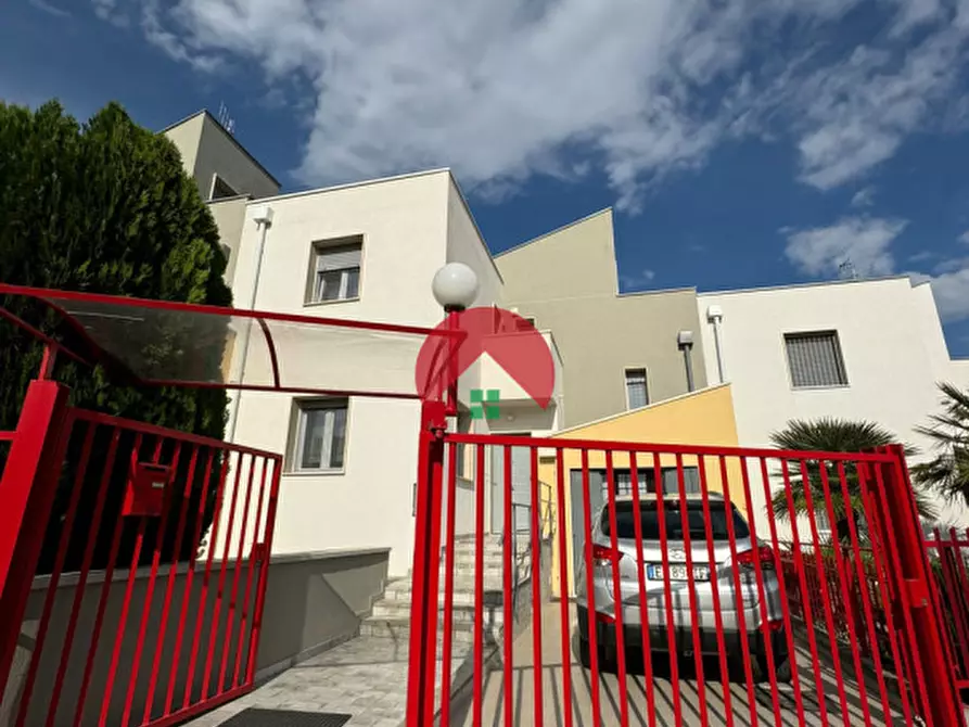 Immagine 41 di Villetta a schiera in vendita  a Matera