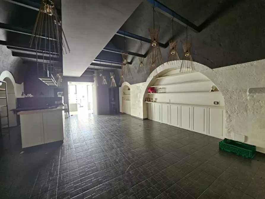 Immagine 1 di Attività commerciale in affitto  a Matera