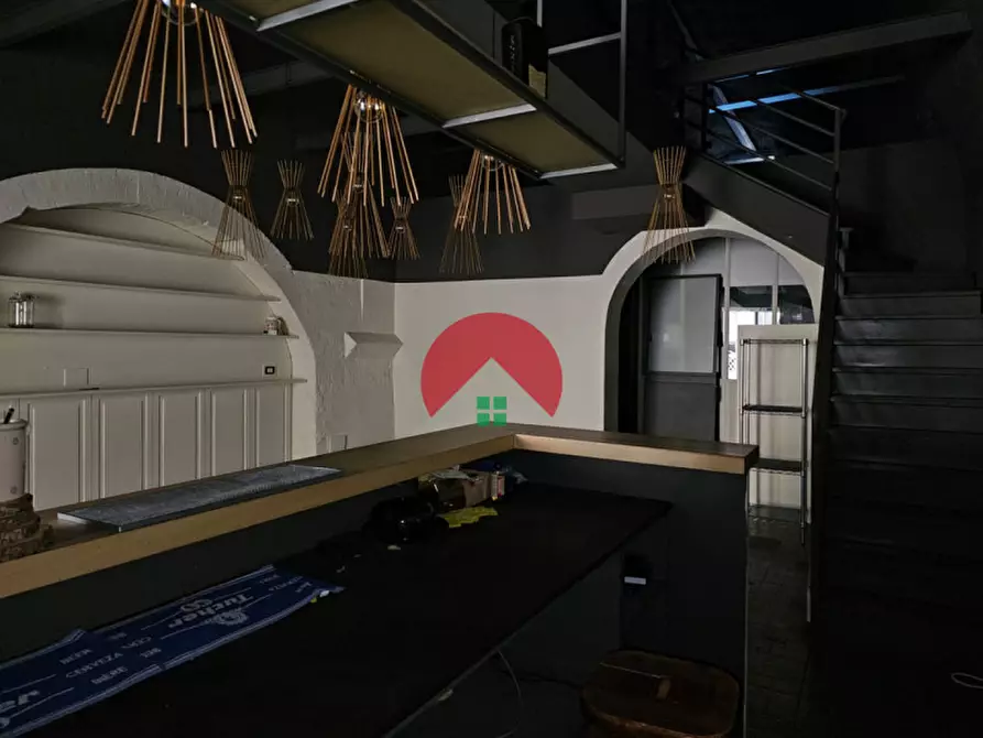 Immagine 9 di Attività commerciale in affitto  a Matera