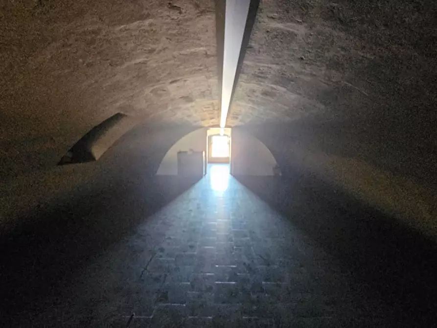 Immagine 11 di Attività commerciale in affitto  a Matera