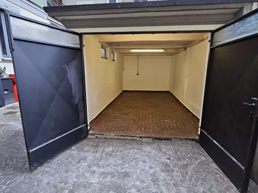 Immagine 2 di Garage in affitto  in Piazza Aspromonte 43 a Milano