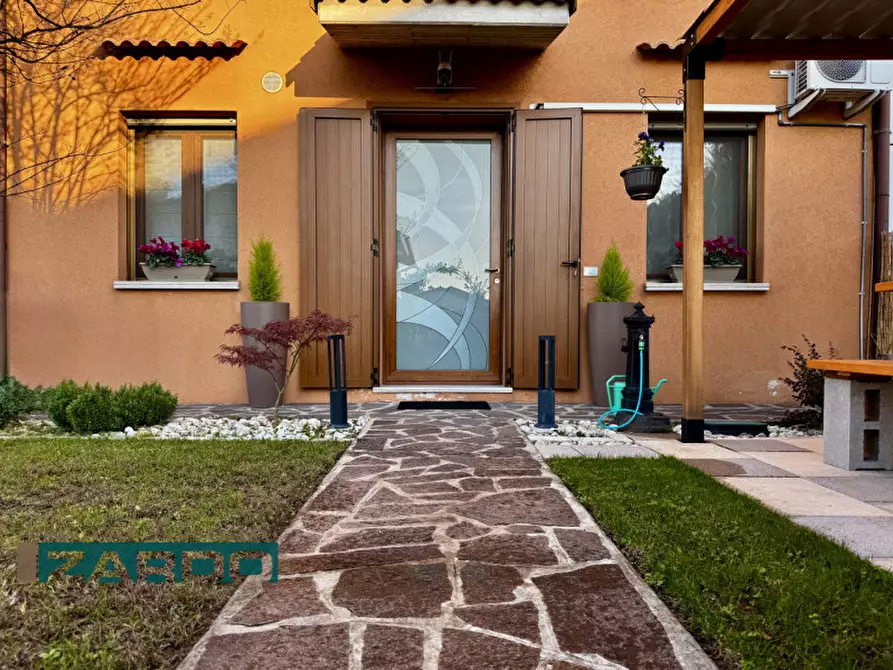 Immagine 14 di Appartamento in vendita  a Rossano Veneto