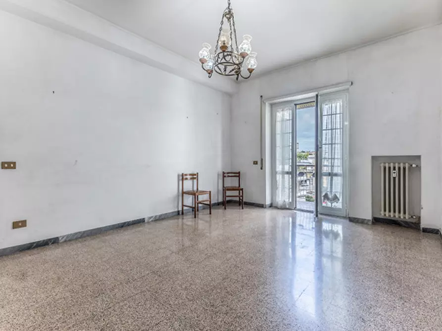 Immagine 3 di Appartamento in vendita  in Via Edoardo Jenner a Roma