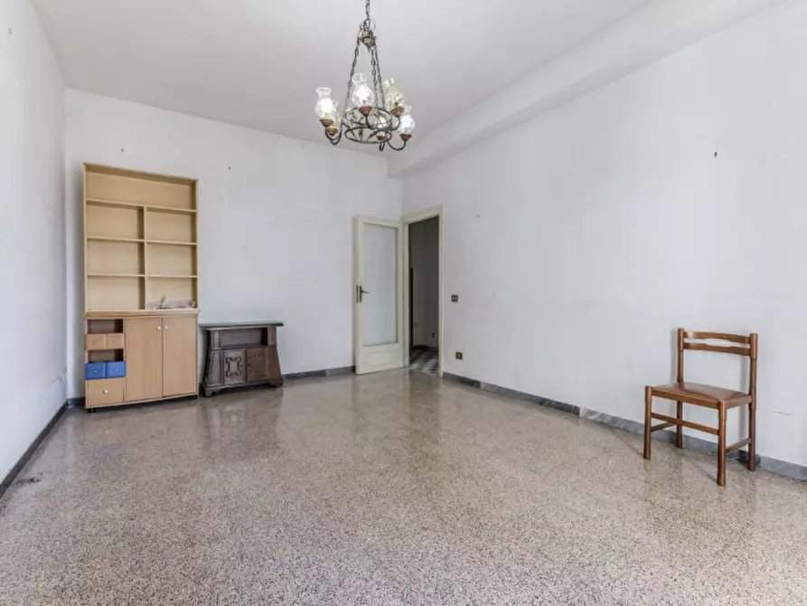 Immagine 4 di Appartamento in vendita  in Via Edoardo Jenner a Roma