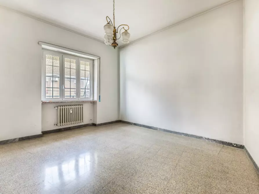 Immagine 8 di Appartamento in vendita  in Via Edoardo Jenner a Roma
