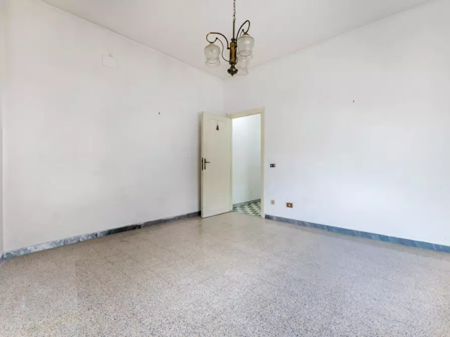 Immagine 10 di Appartamento in vendita  in Via Edoardo Jenner a Roma