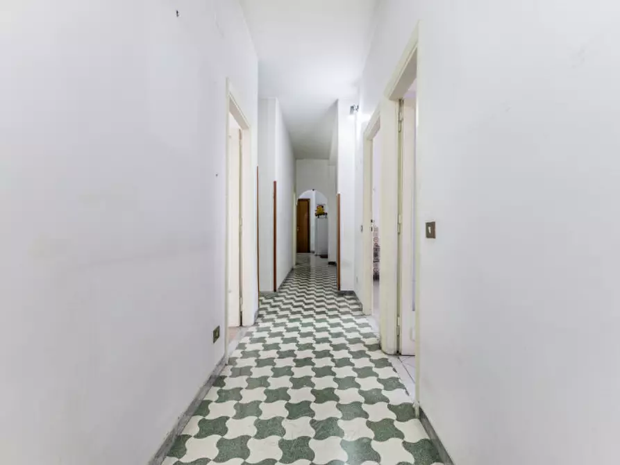 Immagine 12 di Appartamento in vendita  in Via Edoardo Jenner a Roma