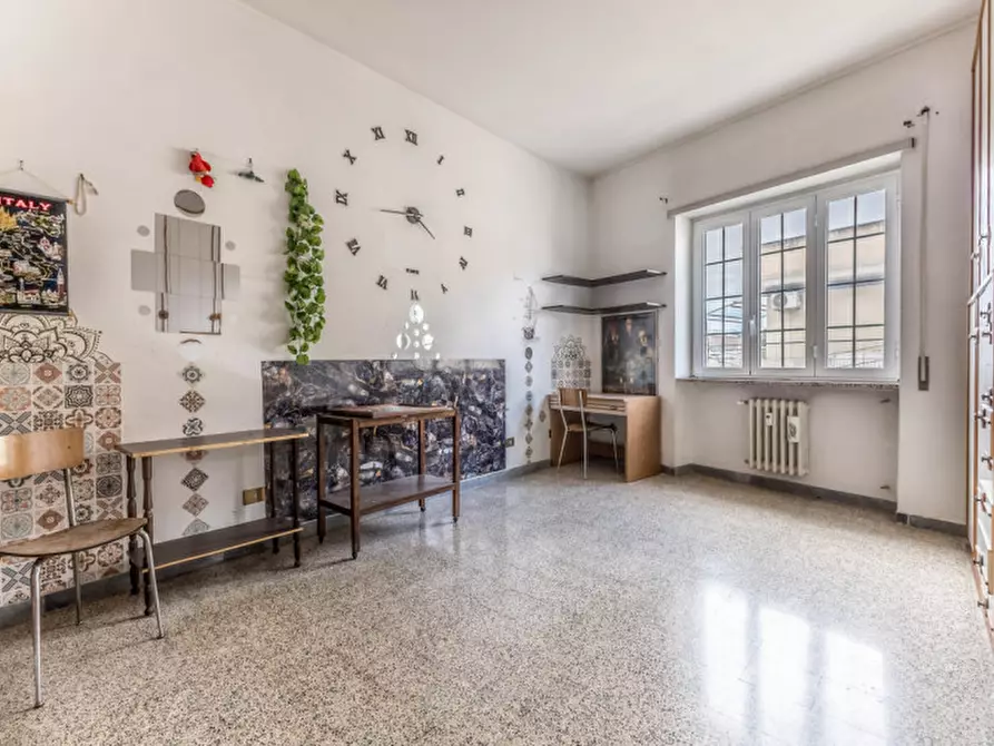 Immagine 13 di Appartamento in vendita  in Via Edoardo Jenner a Roma