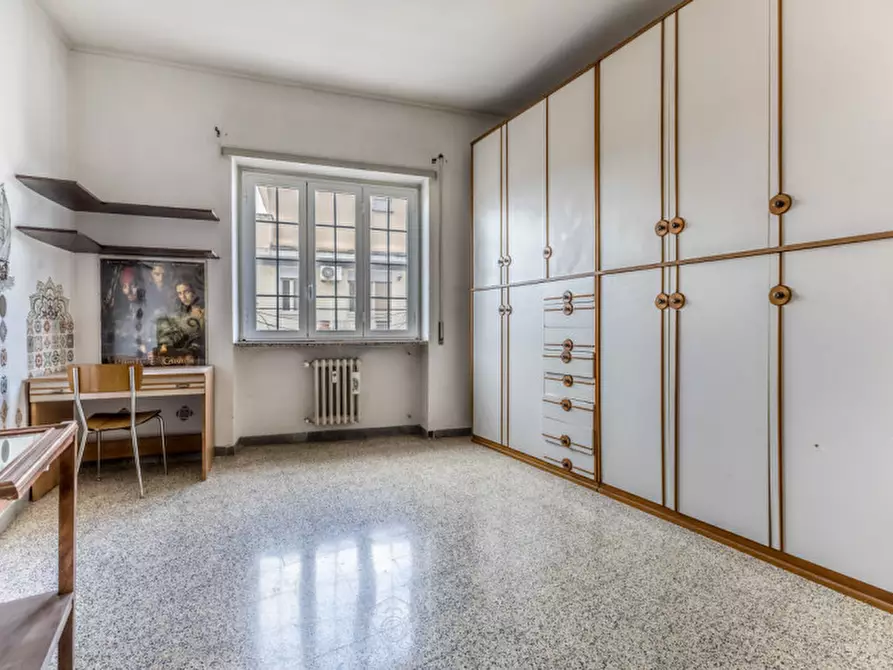 Immagine 14 di Appartamento in vendita  in Via Edoardo Jenner a Roma