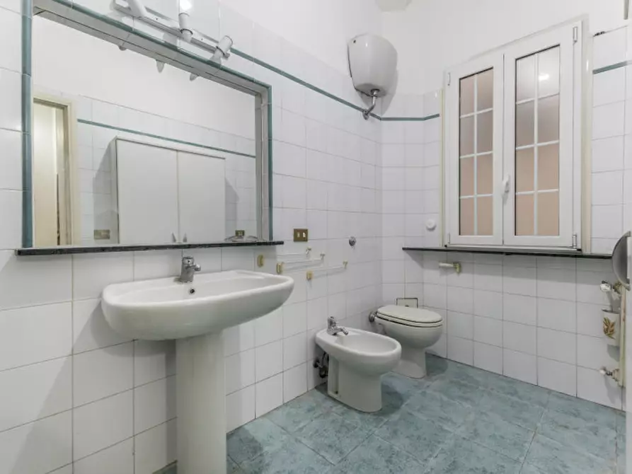 Immagine 17 di Appartamento in vendita  in Via Edoardo Jenner a Roma