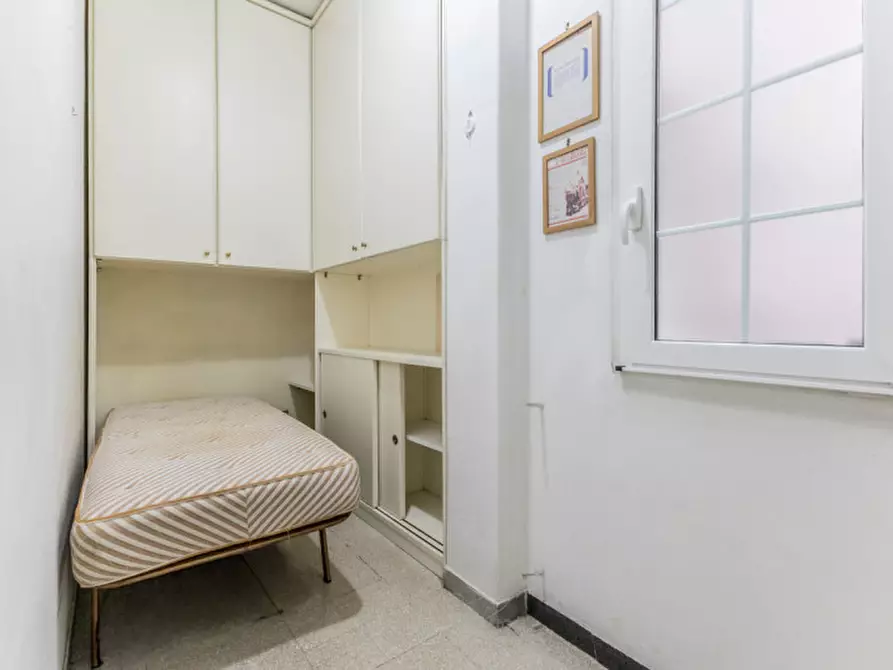 Immagine 18 di Appartamento in vendita  in Via Edoardo Jenner a Roma