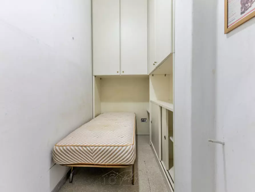 Immagine 19 di Appartamento in vendita  in Via Edoardo Jenner a Roma