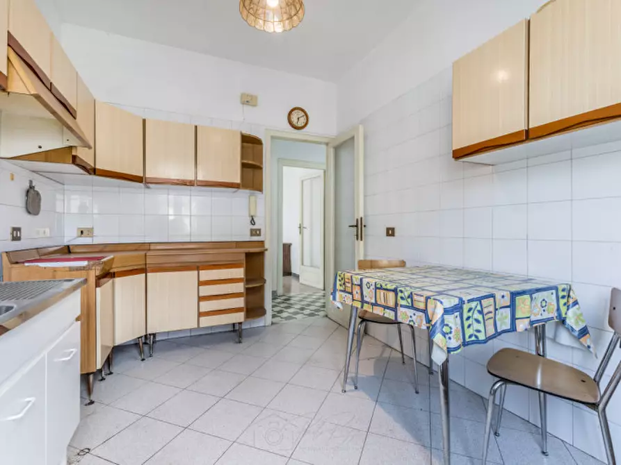 Immagine 22 di Appartamento in vendita  in Via Edoardo Jenner a Roma