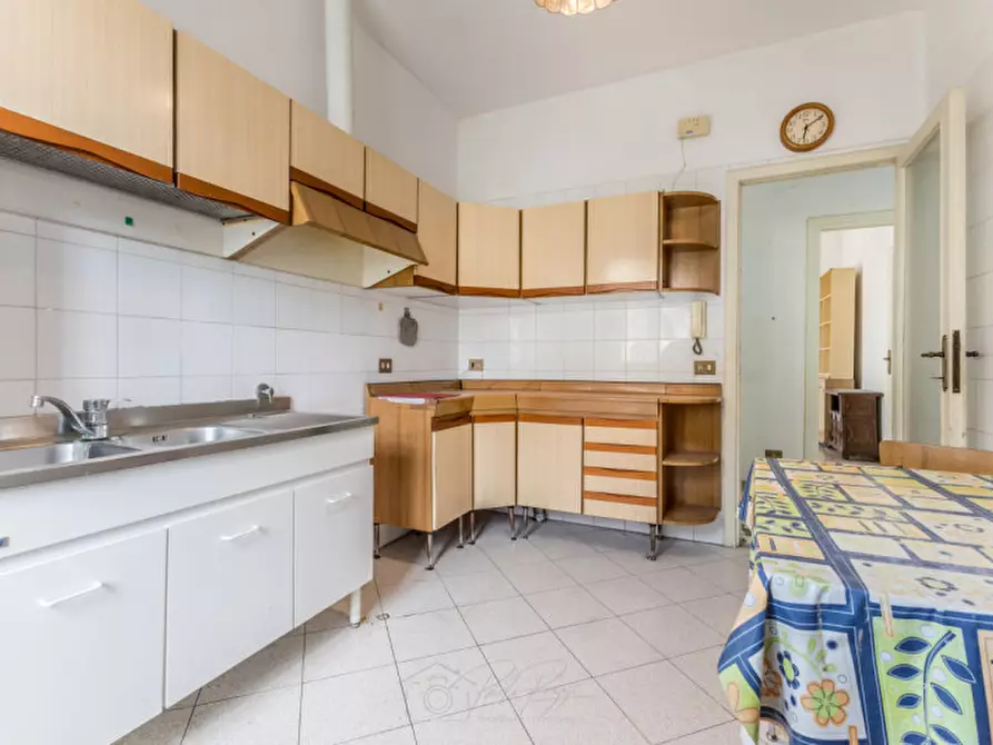 Immagine 23 di Appartamento in vendita  in Via Edoardo Jenner a Roma