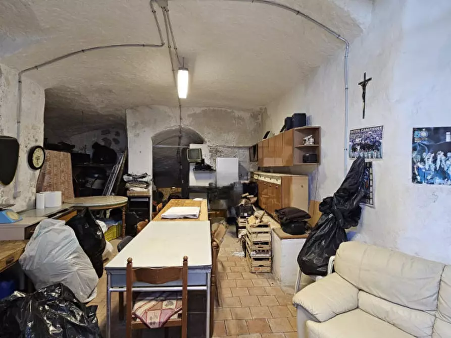 Immagine 1 di Magazzino in vendita  a Matera