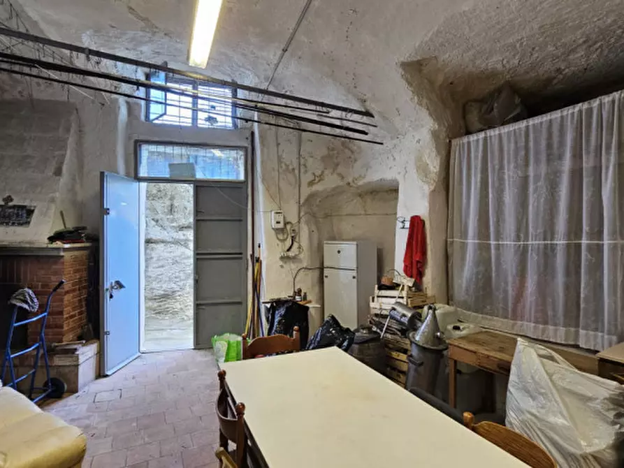 Immagine 6 di Magazzino in vendita  a Matera