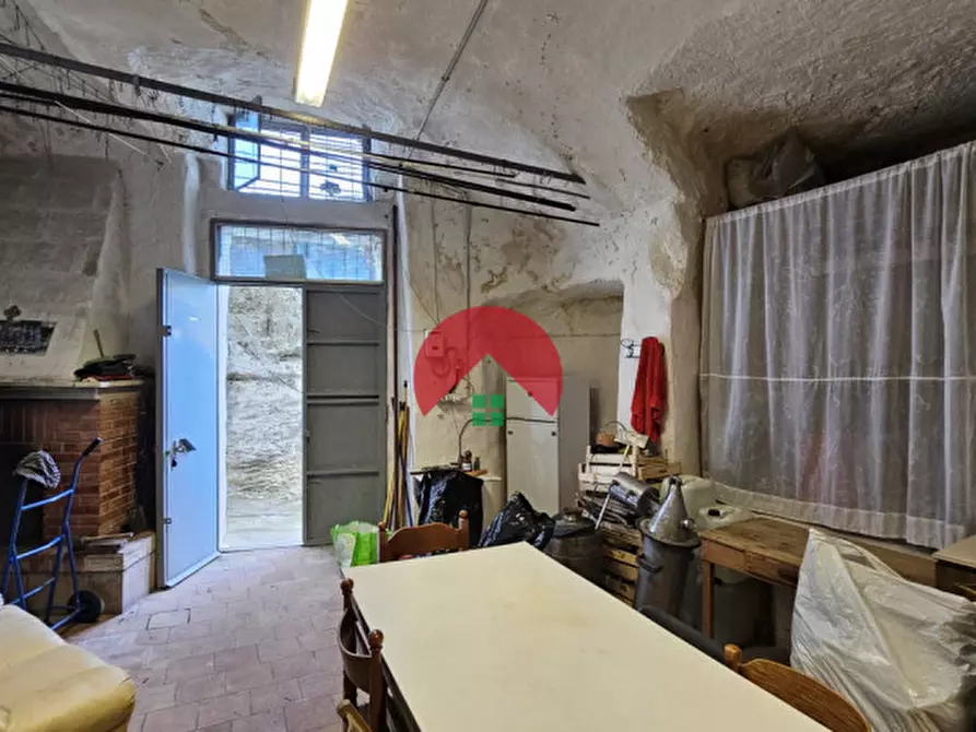 Immagine 6 di Magazzino in vendita  a Matera