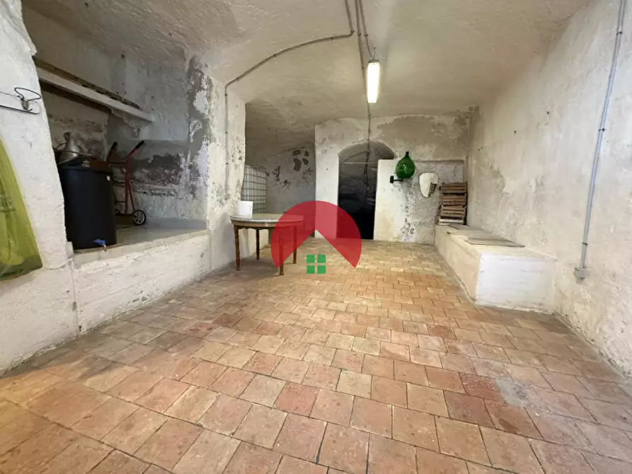 Immagine 12 di Magazzino in vendita  a Matera