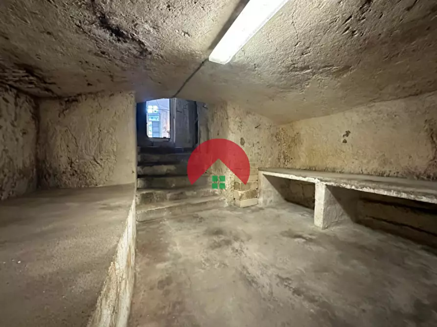 Immagine 16 di Magazzino in vendita  a Matera