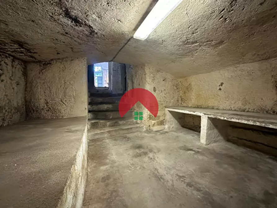 Immagine 17 di Magazzino in vendita  a Matera