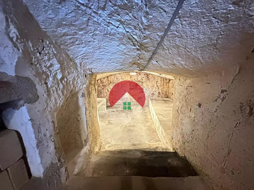 Immagine 20 di Magazzino in vendita  a Matera