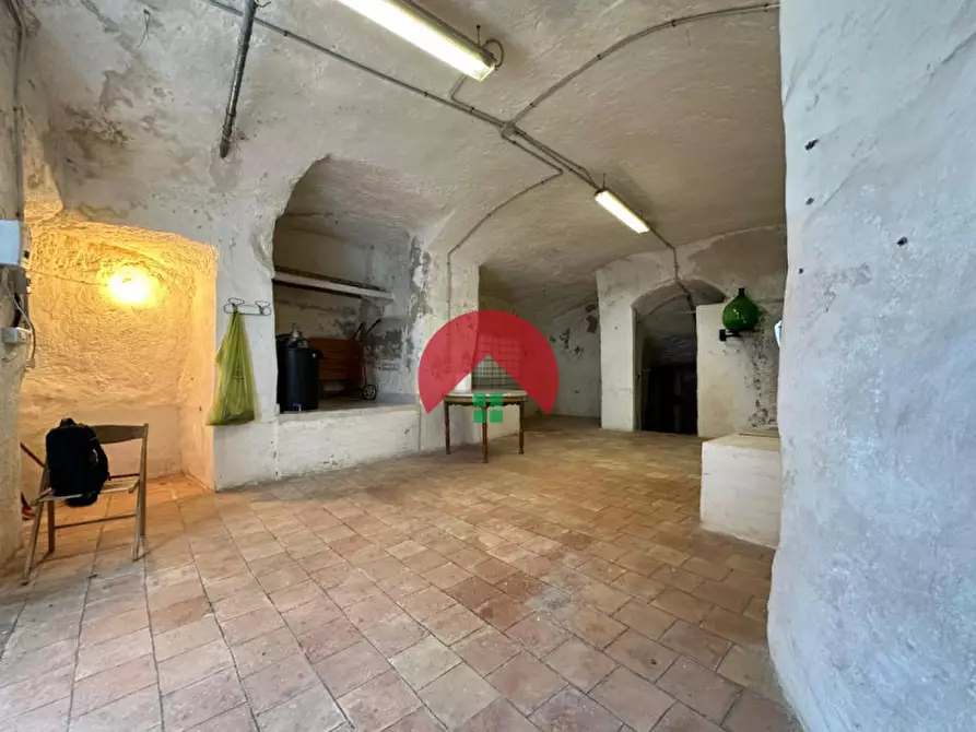 Immagine 23 di Magazzino in vendita  a Matera