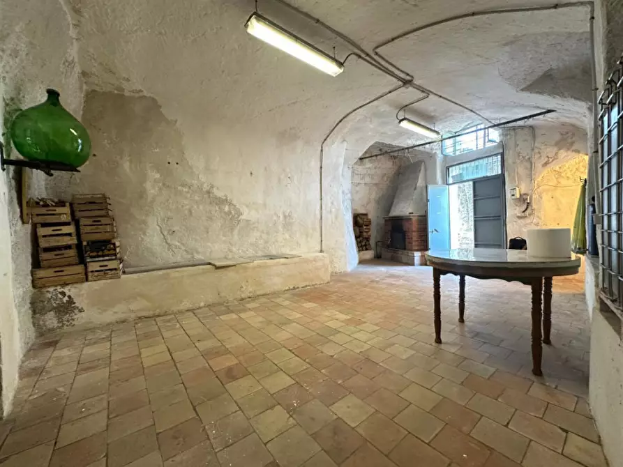 Immagine 24 di Magazzino in vendita  a Matera