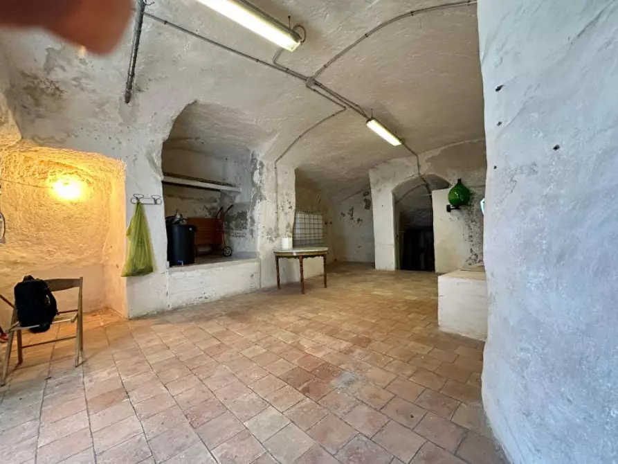 Immagine 25 di Magazzino in vendita  a Matera